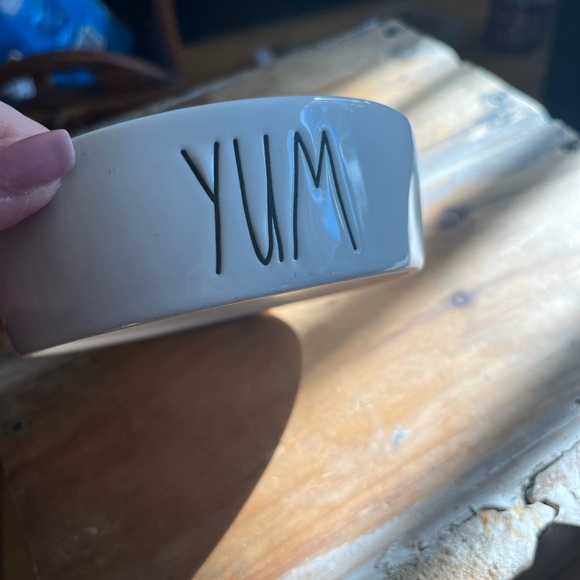 Rae Dunn Pet Cat feeding bowl - Picture 4 of 4